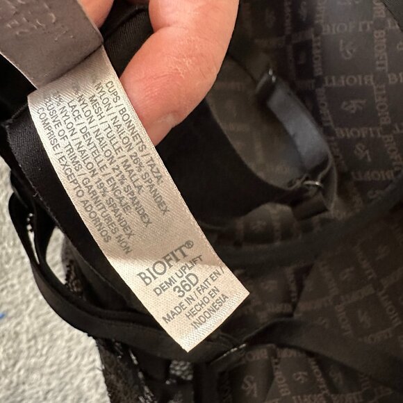 Victoria's Secret Bra 36D Biofit Demi Uplift Underwire Black - Picture 4 of 4